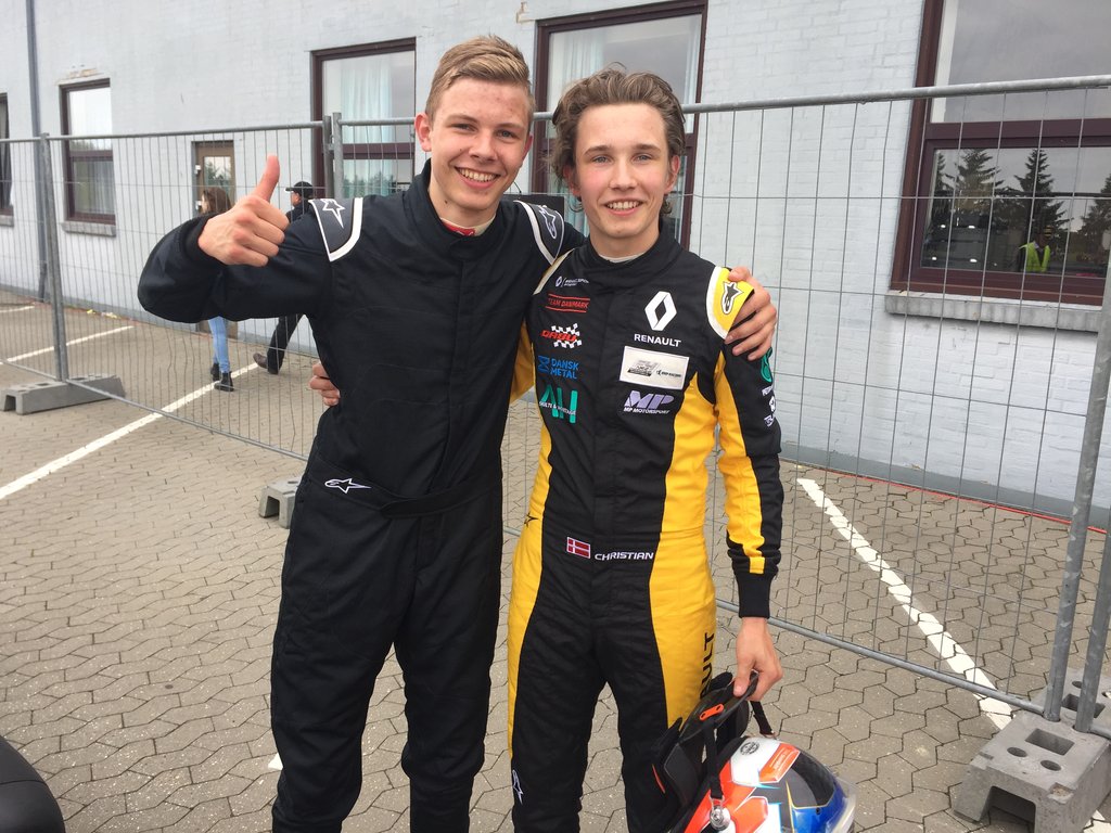 Daniel og Christian Lundgaard.
Som brødre vi dele - nu tager jeg det hele.